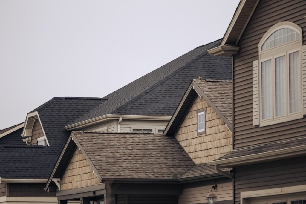 asphalt shingles roof replacement