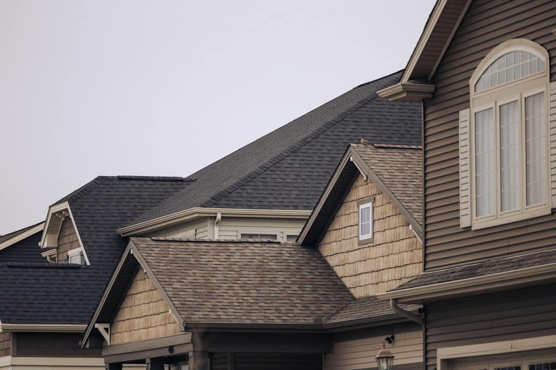 asphalt shingles roof replacement
